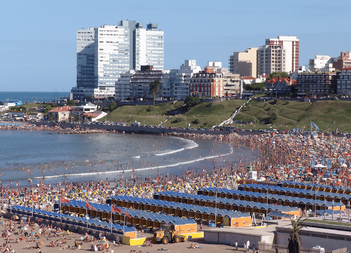 El d�ficit tur�stico sigue alto, pero con signos de moderaci�n